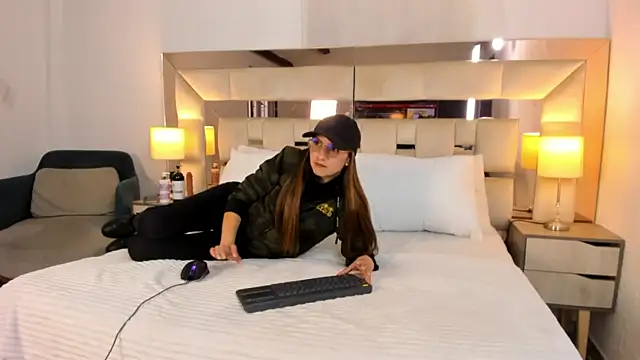 EloiseClairmont online show from 28, 2, 2026