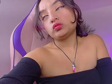  emily jonexs online show from 20, 6, 2026