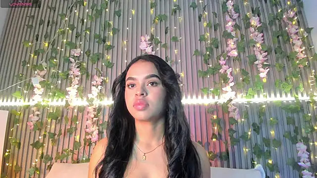 CoralineRoss  online show from 16, 3, 2026