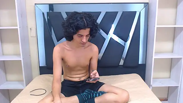 SamiSaturno online show from 6, 2, 2026