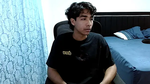 Pedestal diamant online show from 25, 3, 2026