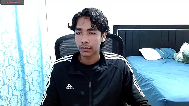 Pedestal diamant online show from 19, 4, 2026