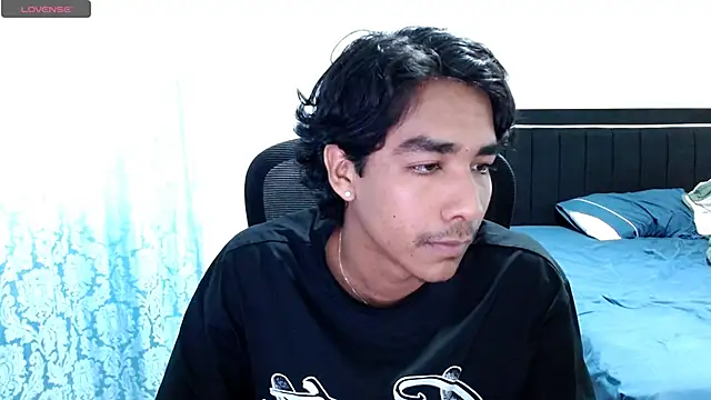 Pedestal diamant online show from 21, 4, 2026