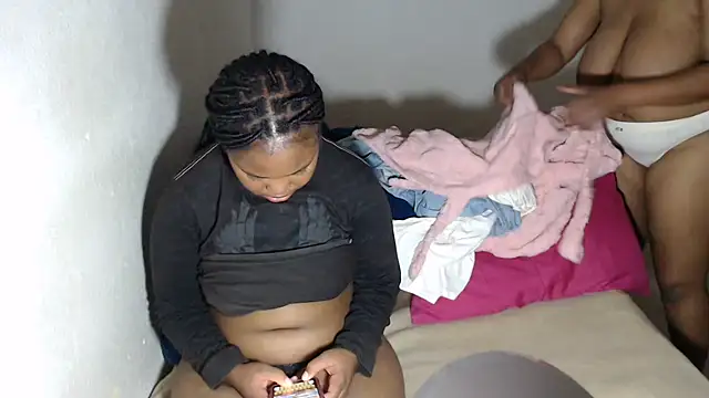 AlyssaBrown online show from 13, 4, 2026