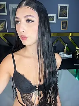 BadLilAngelXXX online show from 8, 4, 2026