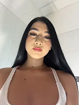 Snapshot of BadLilAngelXXX chatting on 4, 7, 2026 BadLilAngelXXX online show from 4, 7, 2026