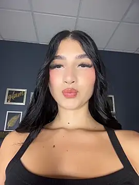 BadLilAngelXXX online show from 22, 4, 2026