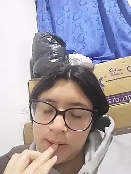 Dahlia-Rose online show from 5, 3, 2026