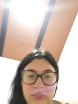 Dahlia-Rose online show from 7, 3, 2026