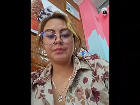 Snapshot of Mari-98 chatting on 19, 5, 2026 Mari-98 online show from 19, 5, 2026