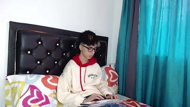 gabriel x18 online show from 6, 3, 2026