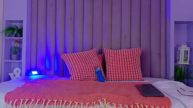 FernandaBrown   online show from 20, 4, 2026