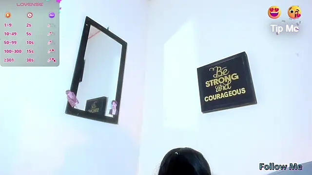 Lily-Scott online show from 25, 2, 2026