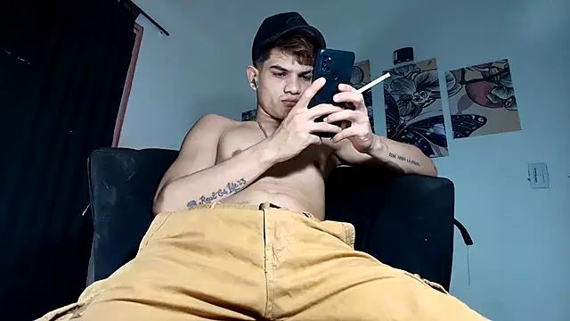 Jesshot bigcock20cm online show from 6, 4, 2026