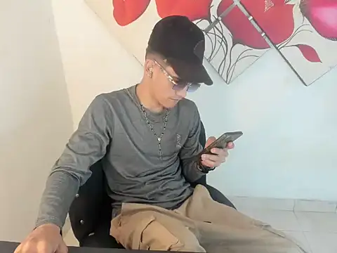 Jesshot bigcock20cm online show from 7, 7, 2026