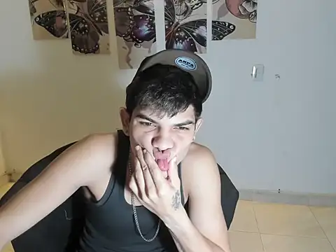 Jesshot bigcock20cm online show from 15, 2, 2026