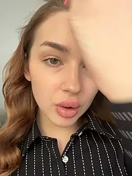 Snapshot of Perry_Tiffany chatting on 6, 5, 2026 Perry Tiffany online show from 6, 5, 2026