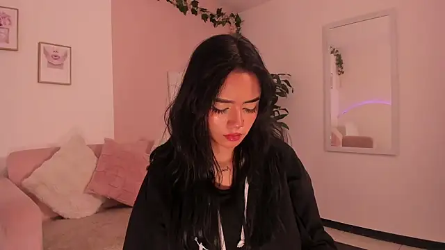 Mila jenner online show from 19, 2, 2026