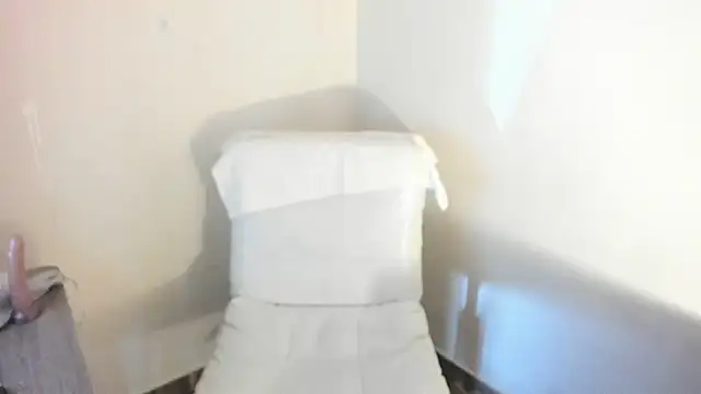 Nyomi browm online show from 20, 4, 2026