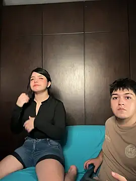 EmilyAndAndrew online show from 6, 3, 2026