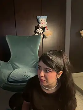 EmilyAndAndrew online show from 10, 4, 2026