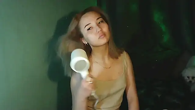 Hazel 4 U online show from 23, 2, 2026