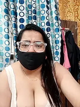 GangbangCouple online show from 13, 3, 2026