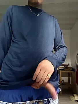 elvaquero06 online show from 15, 2, 2026