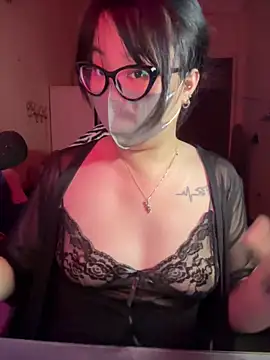 Snapshot of HaleyKin chatting on 13, 5, 2026 HaleyKin online show from 13, 5, 2026