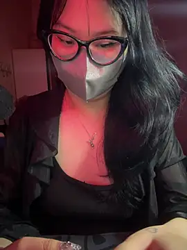 HaleyKin online show from 24, 4, 2026