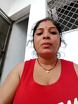 Snapshot of Horney_Bhabhi chatting on 5, 5, 2026 Horney Bhabhi online show from 5, 5, 2026