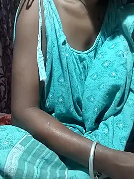 Snapshot of Sweet-runi chatting on 6, 7, 2026 Sweet-runi online show from 6, 7, 2026