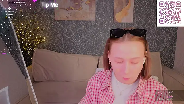 Snapshot of _Kiki_angel_ chatting on 6, 6, 2026 Kiki angel online show from 6, 6, 2026