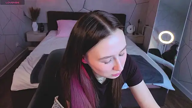  Kiki angel  online show from 15, 3, 2026