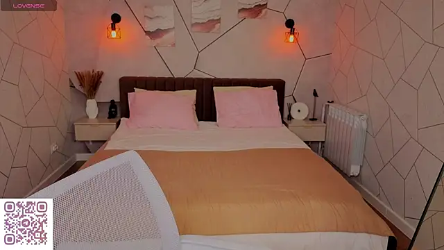  Kiki angel  online show from 18, 4, 2026