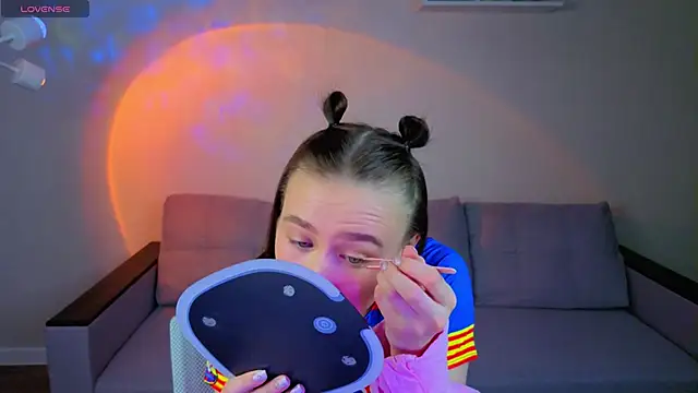  Kiki angel  online show from 21, 4, 2026