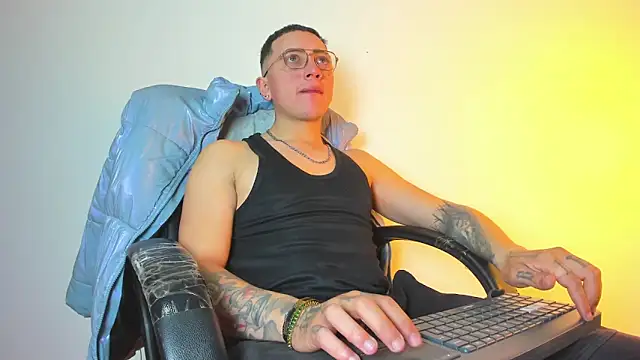 Emmanuel Lust online show from 5, 2, 2026