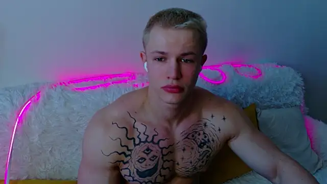 SterlingNoir online show from 7, 2, 2026