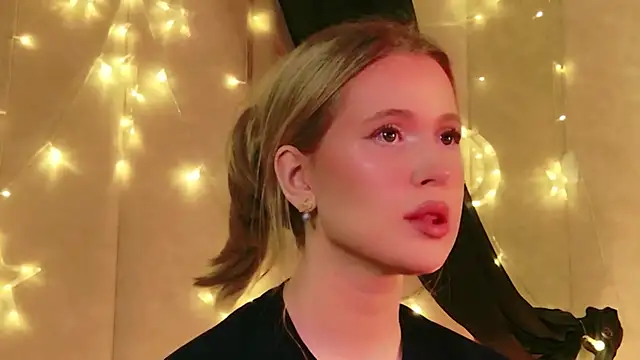 Beckie White online show from 4, 4, 2026