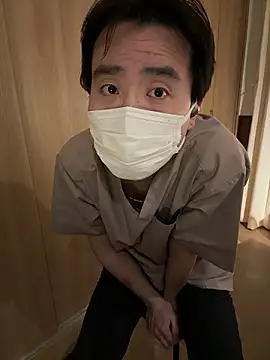 Snapshot of shizuku-kun211 chatting on 8, 4, 2026 shizuku-kun211 online show from 8, 4, 2026