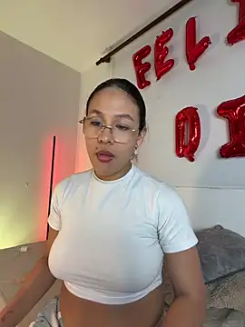 HoneyDolllXXX online show from 16, 2, 2026