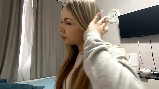 MilaSliger online show from 9, 2, 2026