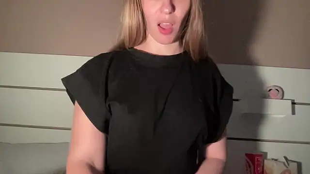 petiteetoile online show from 11, 4, 2026