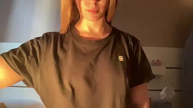 petiteetoile online show from 4, 4, 2026