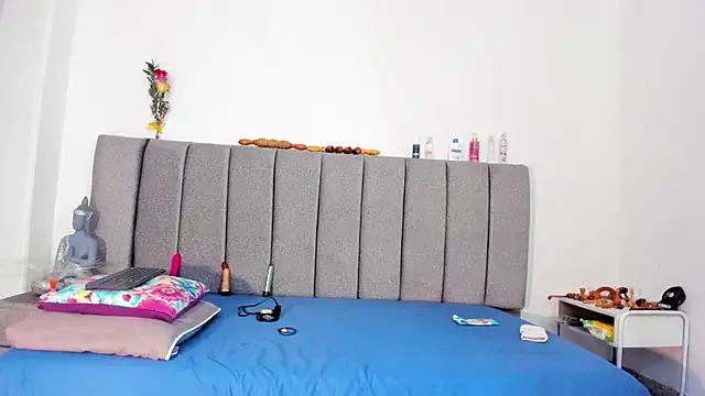 Giselle James online show from 2, 3, 2026