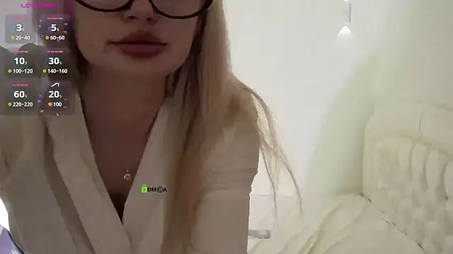 Snapshot of ShamlesssAdell chatting on 17, 6, 2026 ShamlesssAdell online show from 17, 6, 2026