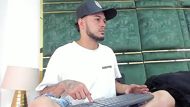 GaelyCoral online show from 10, 2, 2026