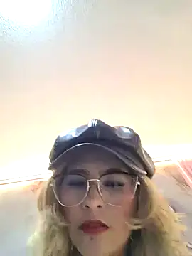 Snapshot of Sharlott_3 chatting on 11, 6, 2026 Sharlott 3 online show from 11, 6, 2026