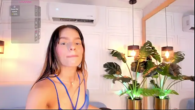 Nicole Whittee online show from 11, 4, 2026