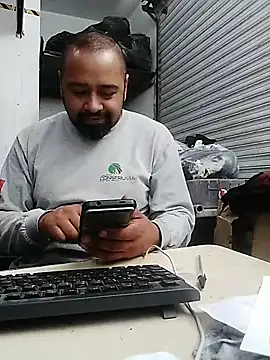 Snapshot of OMARMEX1 chatting on 26, 5, 2026 OMARMEX1 online show from 26, 5, 2026